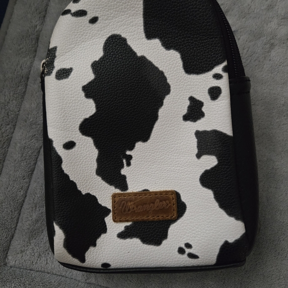 Wrangler Black and White Crossbody Bag - Picture 2 of 6